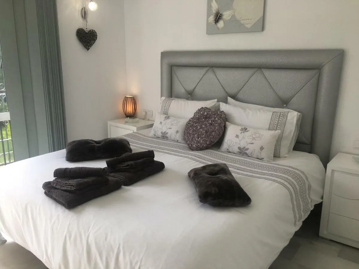 Parque Paraiso, Lower Calahonda - Close To Amenities And Beach Villa Sitio de Calahonda