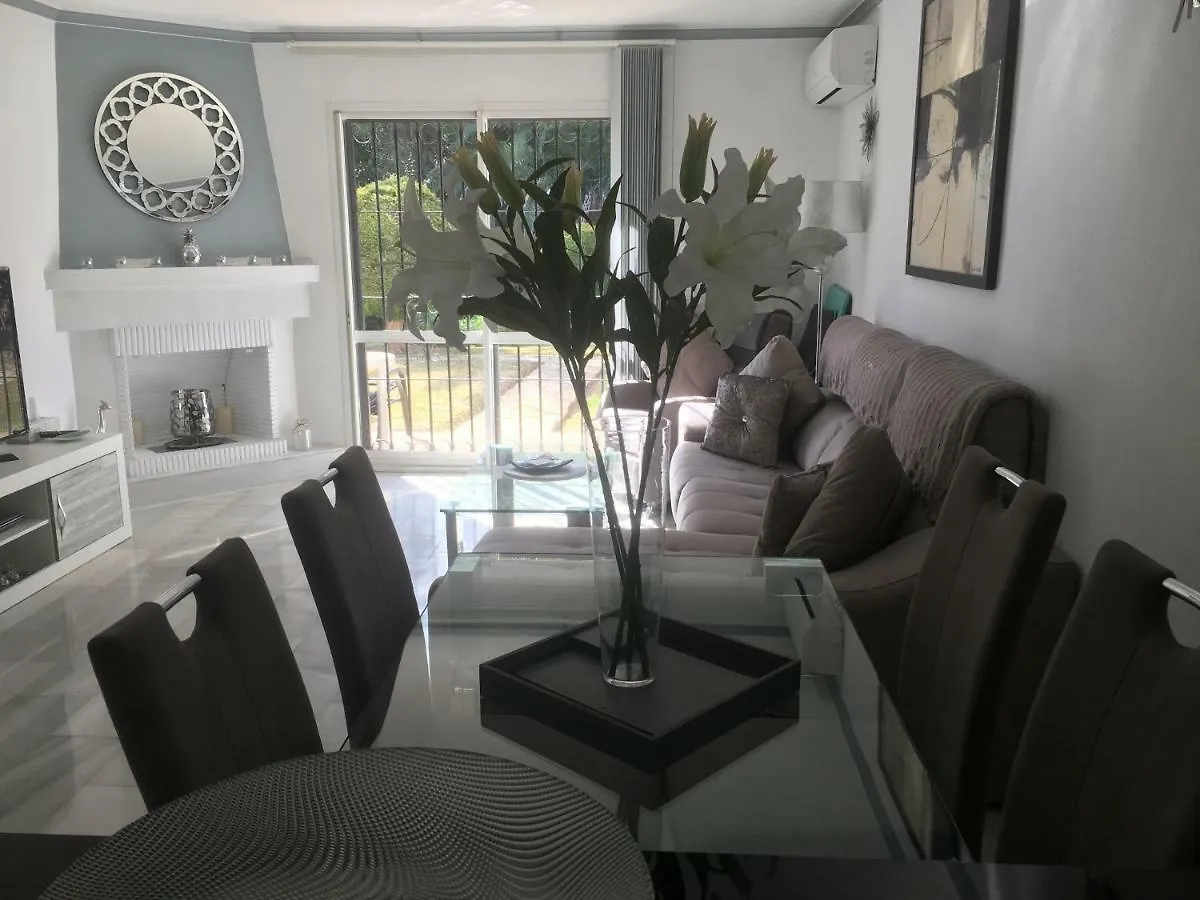 Parque Paraiso, Lower Calahonda - Close To Amenities And Beach Villa Sitio de Calahonda